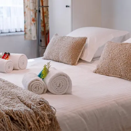 公寓 Cosy, Authentic Flat On The Ground Floor And Within Walking Distance From The Sea And The In Mariakerke *