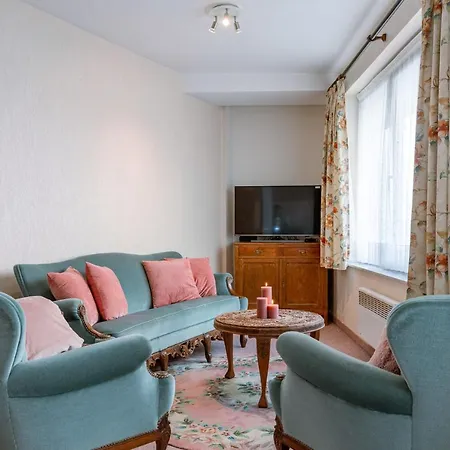 Cosy, Authentic Flat On The Ground Floor And Within Walking Distance From The Sea And The In Mariakerke 奥斯滕德